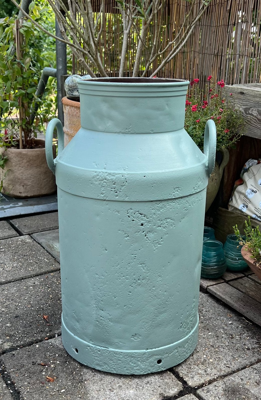 Oude melkbus, Tuin en Terras, Bloempotten, Ophalen, Gebruikt, Rond, Aardewerk