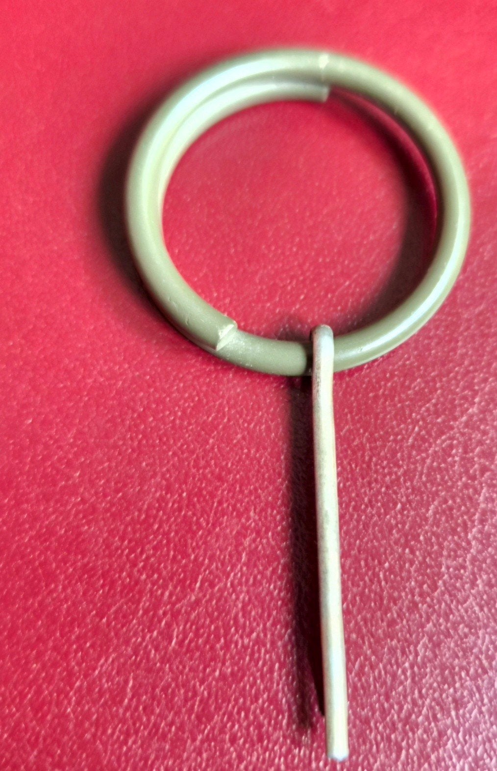 Originele pin scherf handgranaat NL 1C1, Ophalen of Verzenden, Landmacht, Nederland