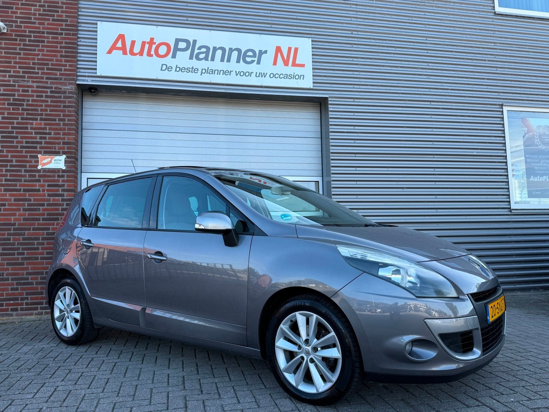 Renault Scénic 1.6 Parisienne! Clima! Cruise! Navi! Pano!, Auto's, Renault, Voorwielaandrijving, Euro 5, Stof, Gebruikt