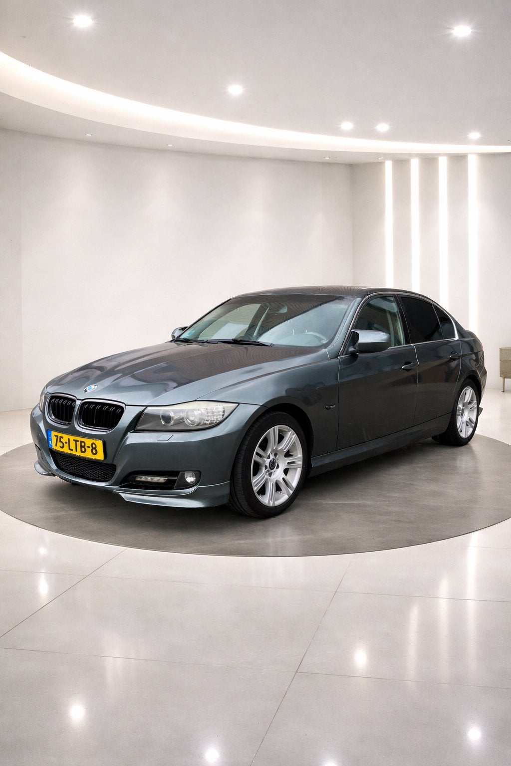 BMW 3-Serie Sedan | M-Pakket | Nieuwe APK | Sportief geluid, Auto's, 4 cilinders, Leder en Stof, 122 pk, Origineel Nederlands
