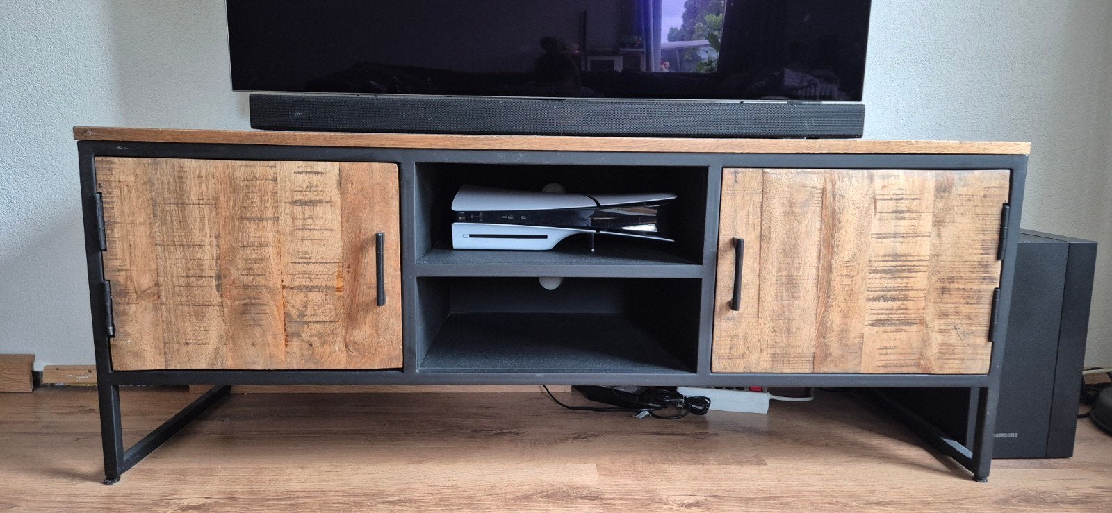 Tv meubel mango hout, Huis en Inrichting, Kasten | Televisiemeubels, Ophalen, Zo goed als nieuw, 25 tot 50 cm, Minder dan 100 cm