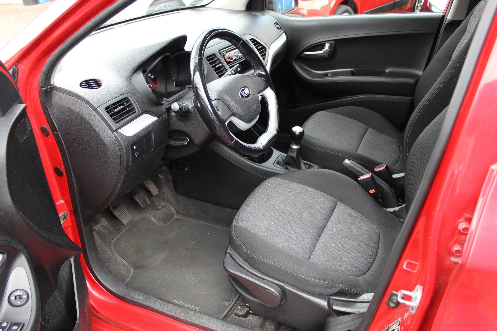 Kia Picanto 1.0i ''Comfort Pack'' Airco - AUX - 5 Deurs !, Auto's, Voorwielaandrijving, Euro 5, Stof, Gebruikt