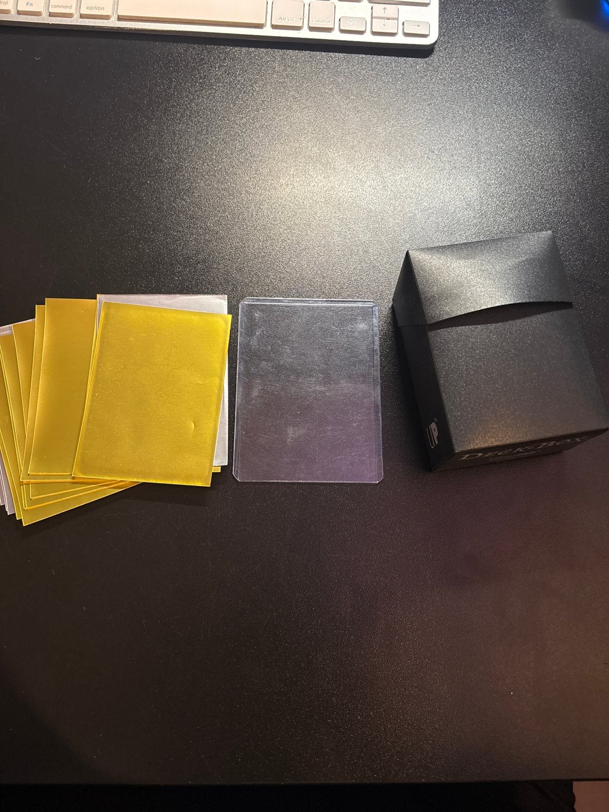 Pokémon Deck Box, Hard Case & Sleeves - Ultra Pro, Ophalen, Nieuw, Sleeves of Kaarthoesjes