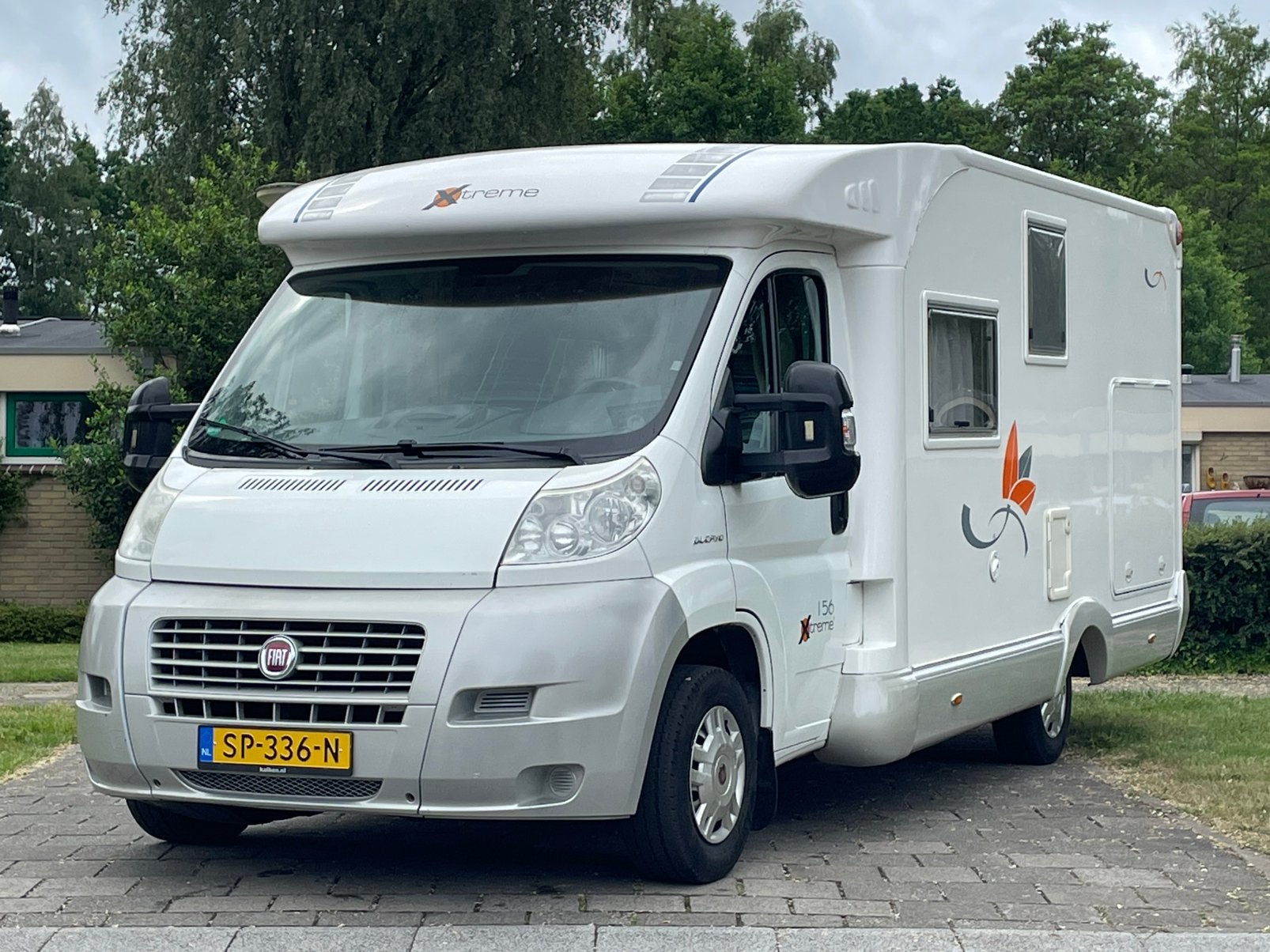 Joint Extreme T156 4-Persoons Dubbel Dwarsbed XXL-Garage, Caravans en Kamperen, Campers, Standaard zit, Ringverwarming, Fiat, 6 tot 7 meter