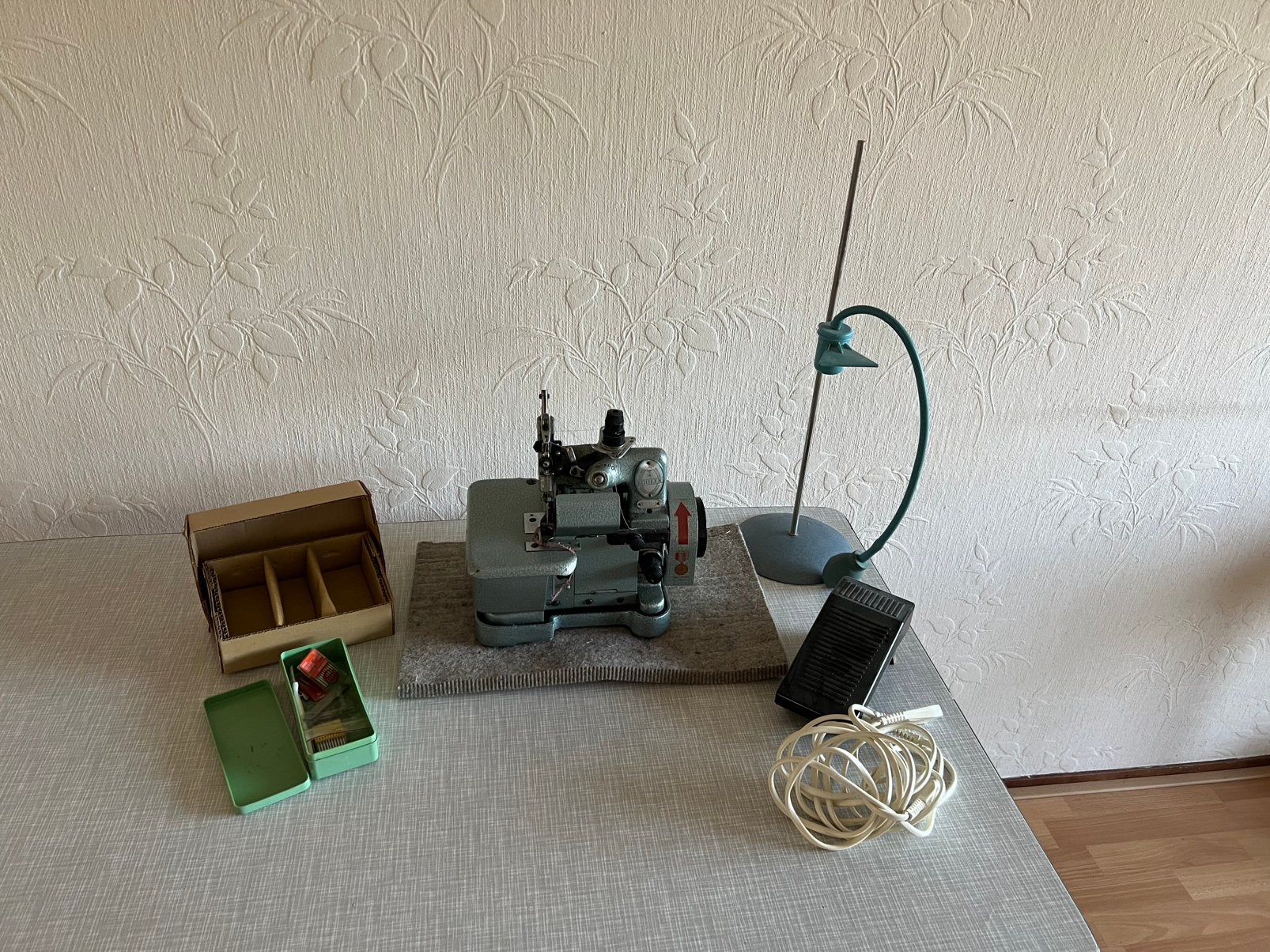Te Koop : Köhler Industriële Lockmachine BIK 6 Lock Machine, Overige merken, Gebruikt, Ophalen of Verzenden, Lockmachine