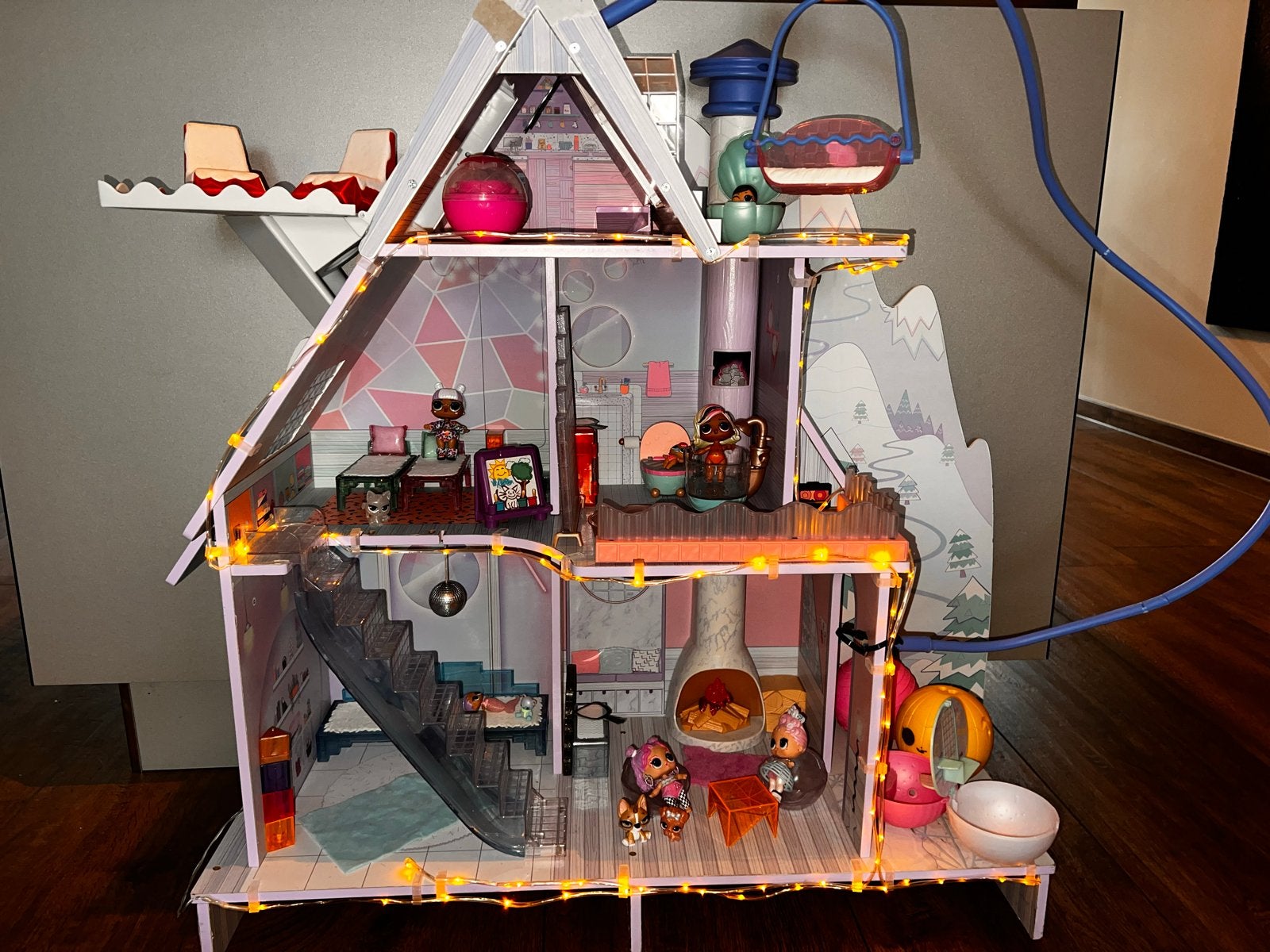LOL Poppenhuis met poppen, kleertjes en accessoires
