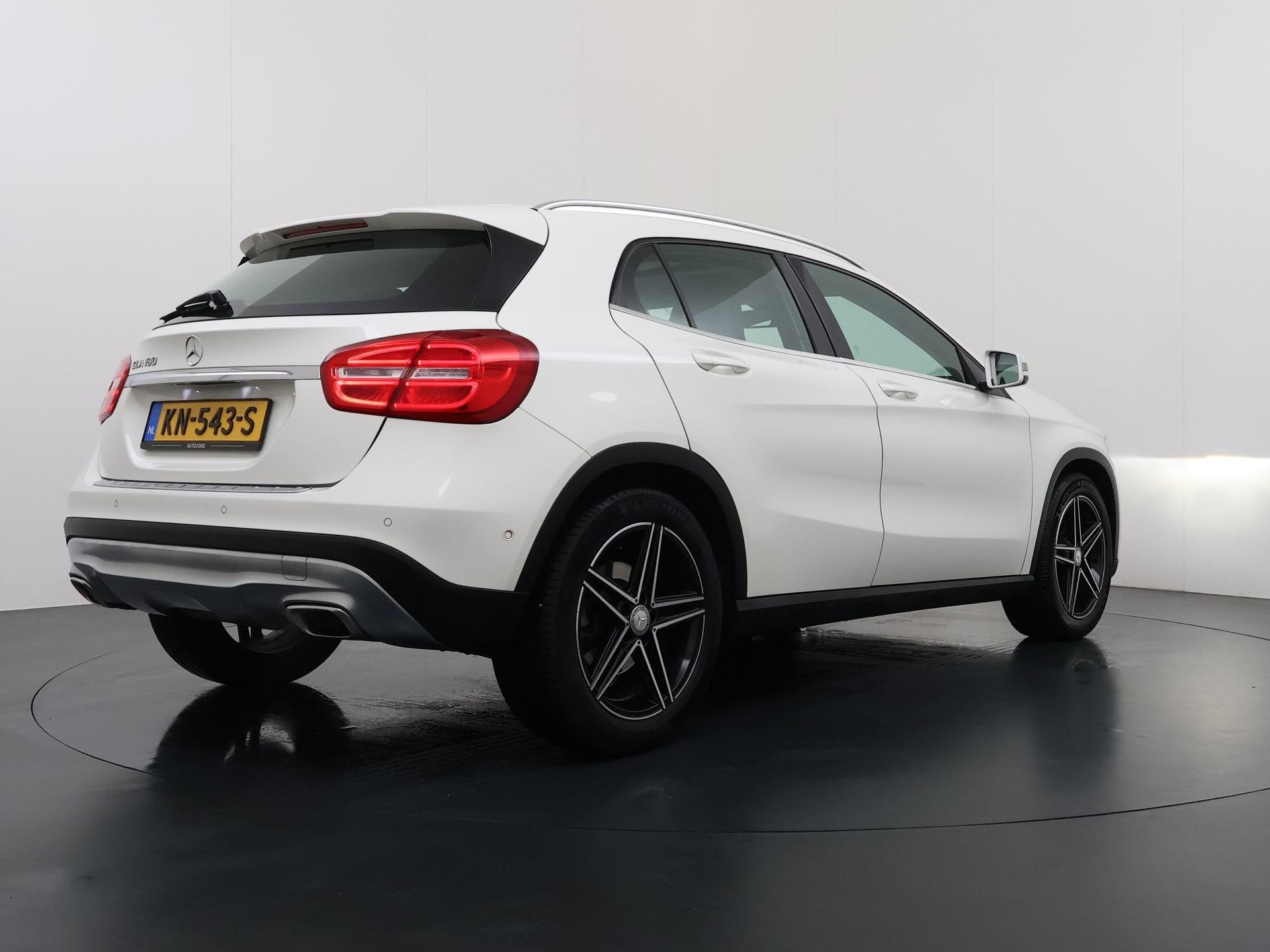 Mercedes-Benz GLA-klasse 180 Prestige Urban | Panoramadak |, Auto's, Gebruikt, 4 cilinders, 715 kg, 1335 kg