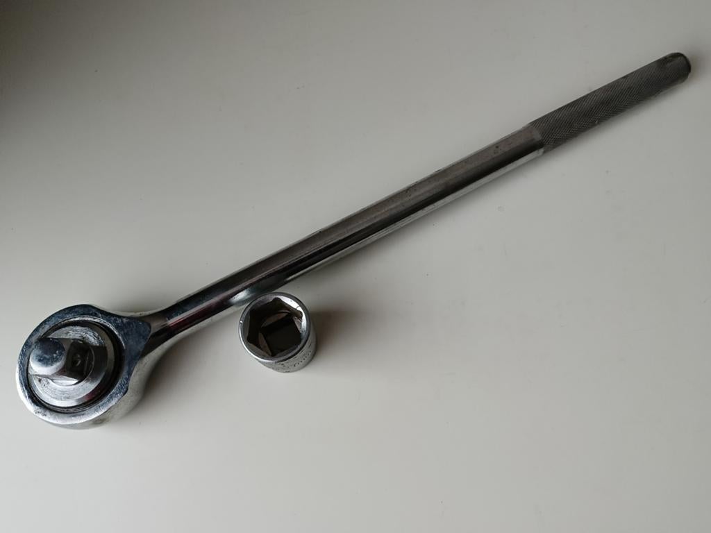 Ratelsleutel met dop 27 mm, Ophalen, Gebruikt