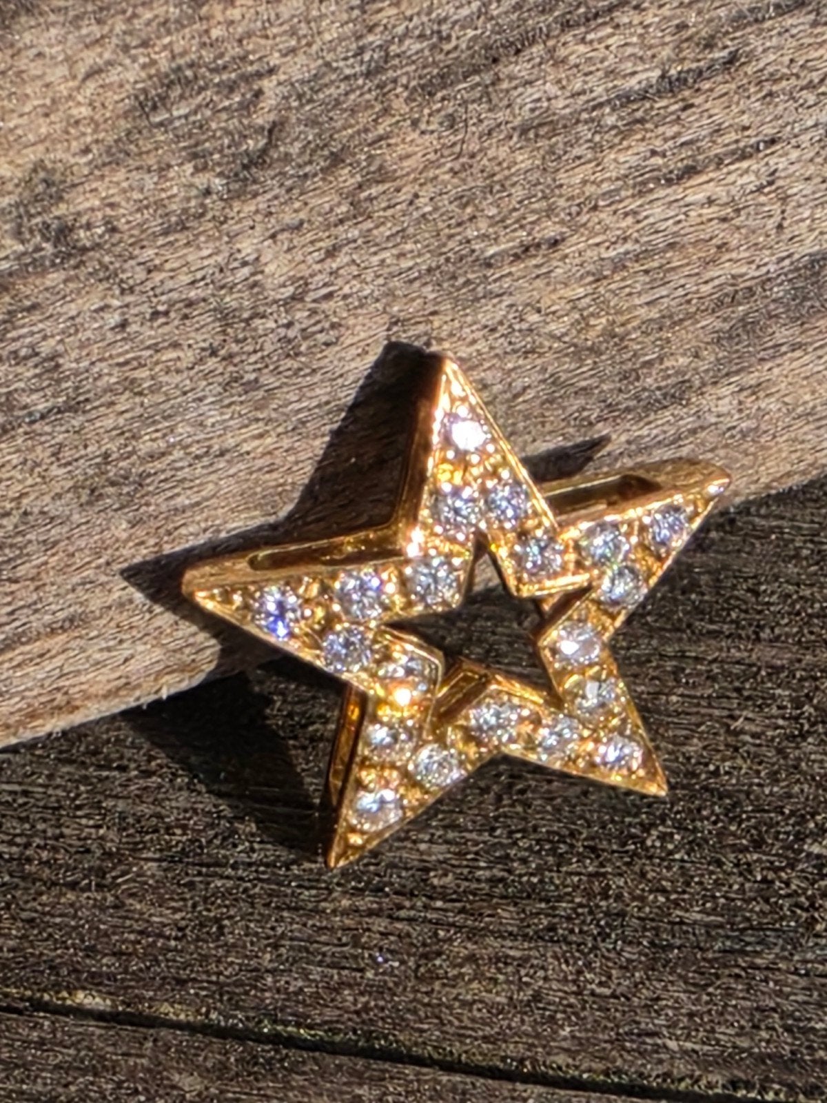 Gouden hanger ster met diamanten., Verzenden, Goud, Goud