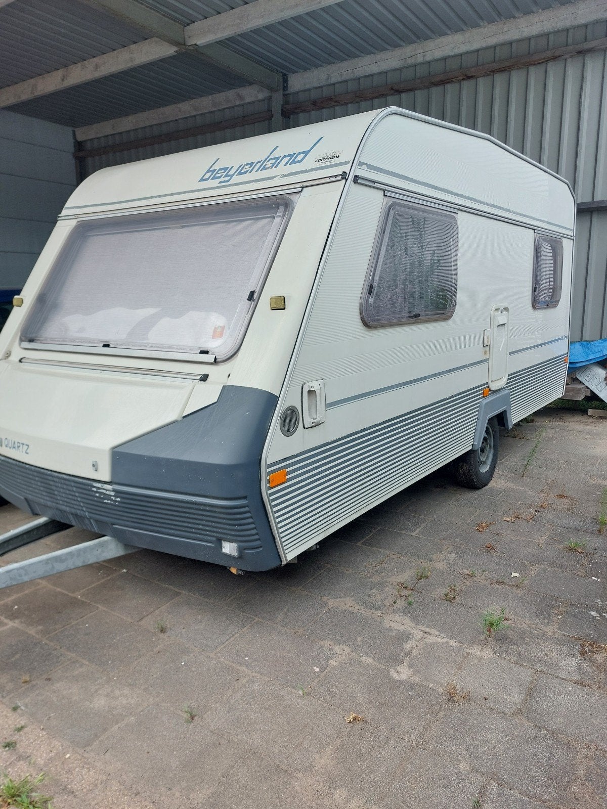 Beyerland 430 D, Caravans en Kamperen, Caravans, Stabilisator, Bedrijf, Treinzit, 4 tot 5 meter