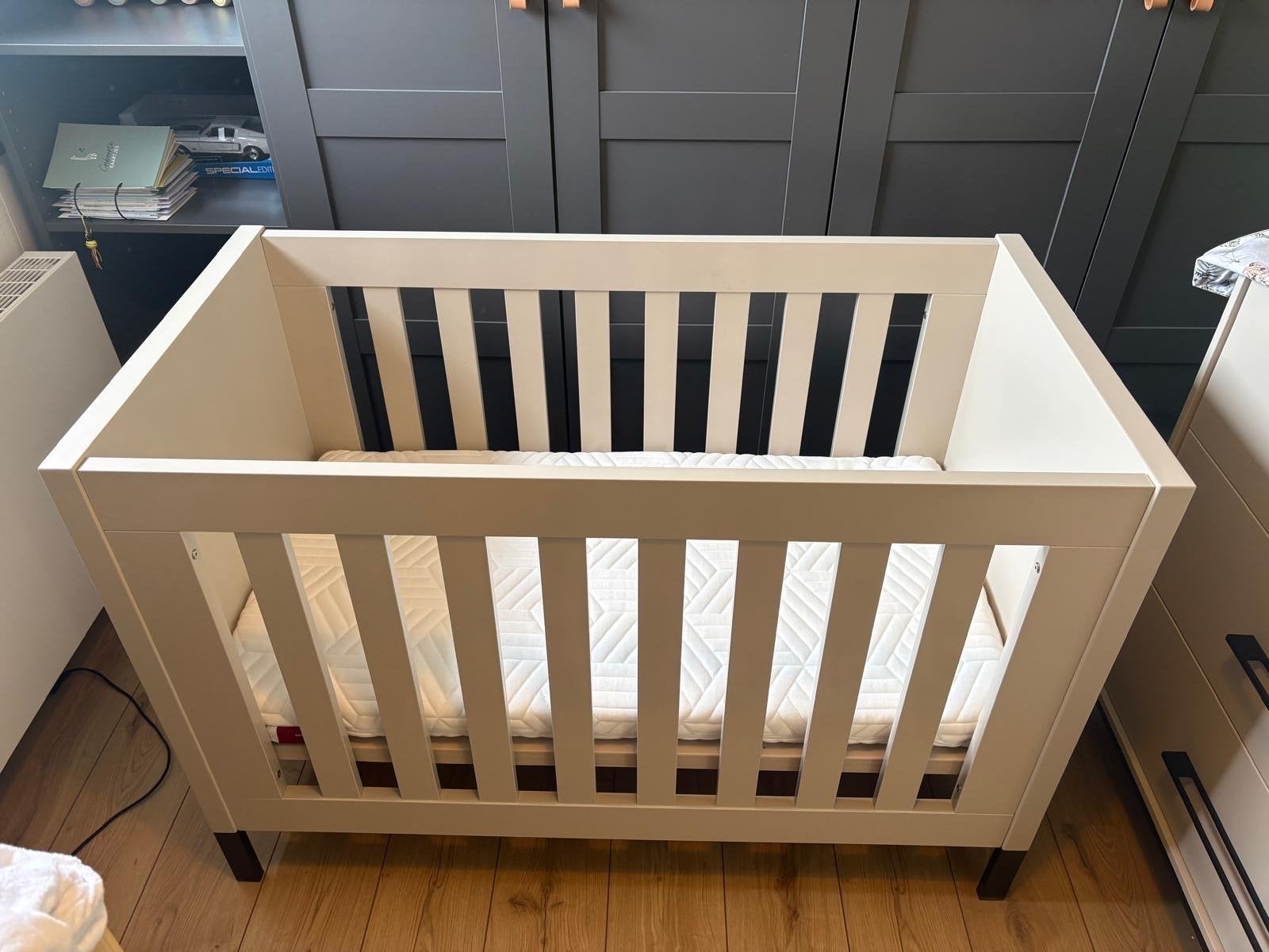 Interbaby Ledikant met Matras - Zo goed als nieuw, Ophalen, 70 tot 85 cm, Zo goed als nieuw, Minder dan 140 cm
