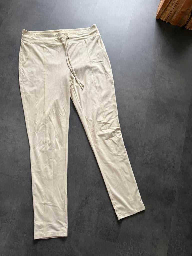 Exxcellent maat 44 suede, Kleding | Dames, Grote Maten, Ophalen of Verzenden, Zo goed als nieuw, Beige, Broek of Spijkerbroek