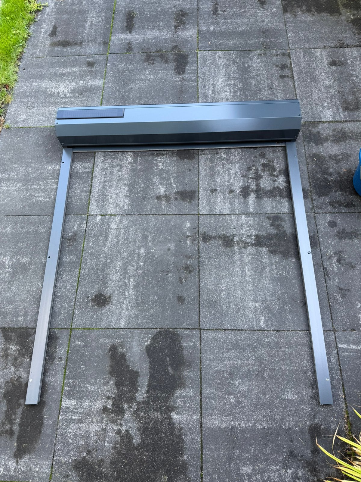 Twee rolluiken SunCircle Solar Antraciet 1327x1485mm, Doe-het-zelf en Verbouw, Ophalen, 100 tot 150 cm, 100 tot 150 cm, Zo goed als nieuw