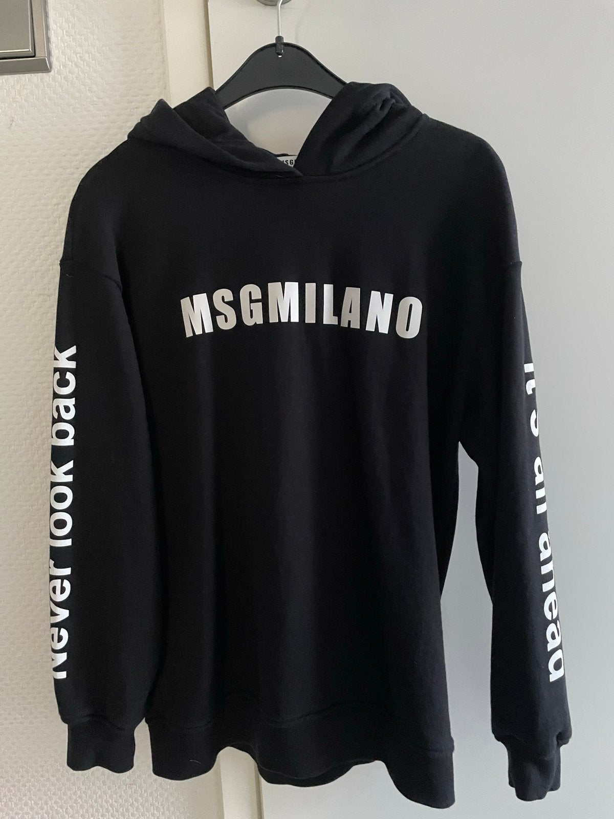 Msgm hoodie met leuke voor en achterkant 12 jaar, Ophalen of Verzenden, Zo goed als nieuw, Meisje, Trui of Vest