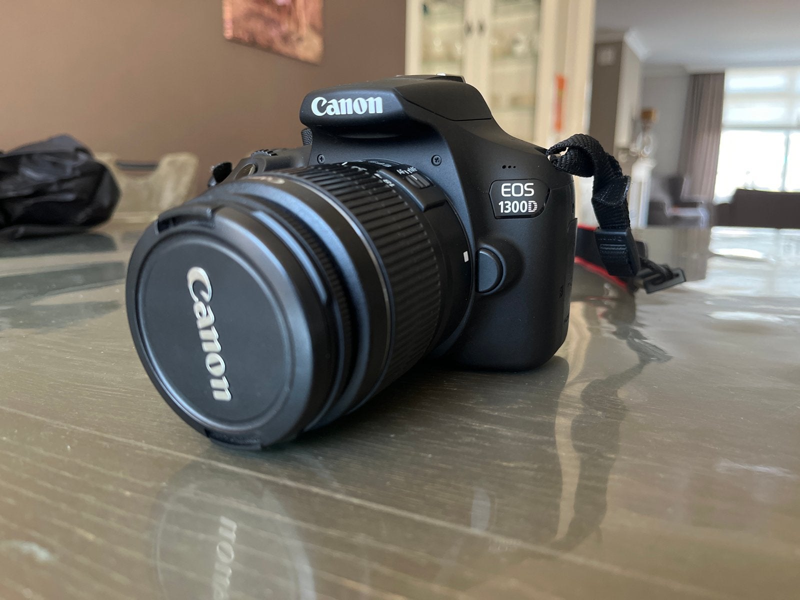 Canon EOS 1300D met Tamron 70-300mm lens en tas, Ophalen, Spiegelreflex, Canon, Zo goed als nieuw