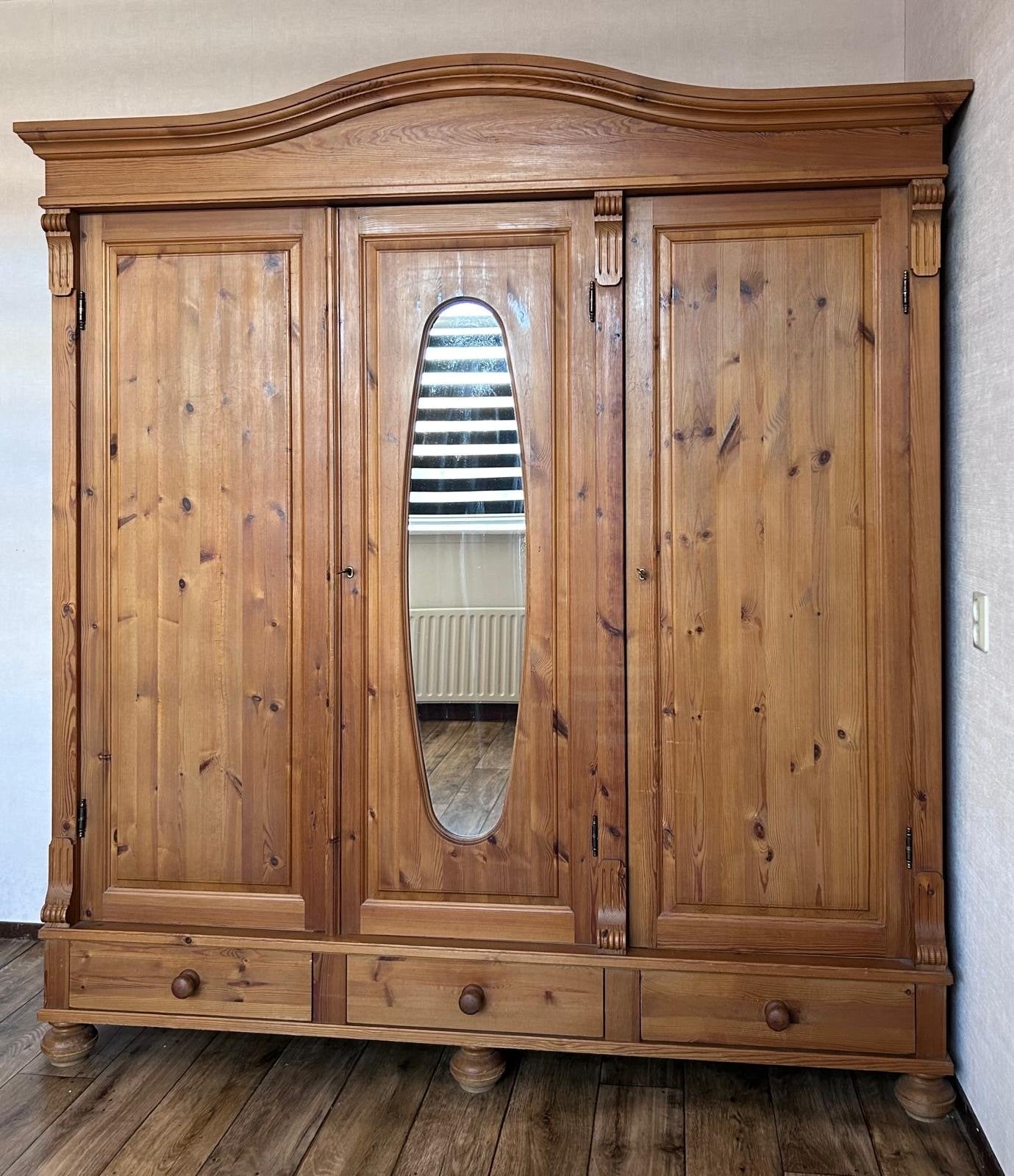 Oud grenen linnenkast met spiegel en lades, Ophalen, Gebruikt, 100 tot 150 cm, 200 cm of meer