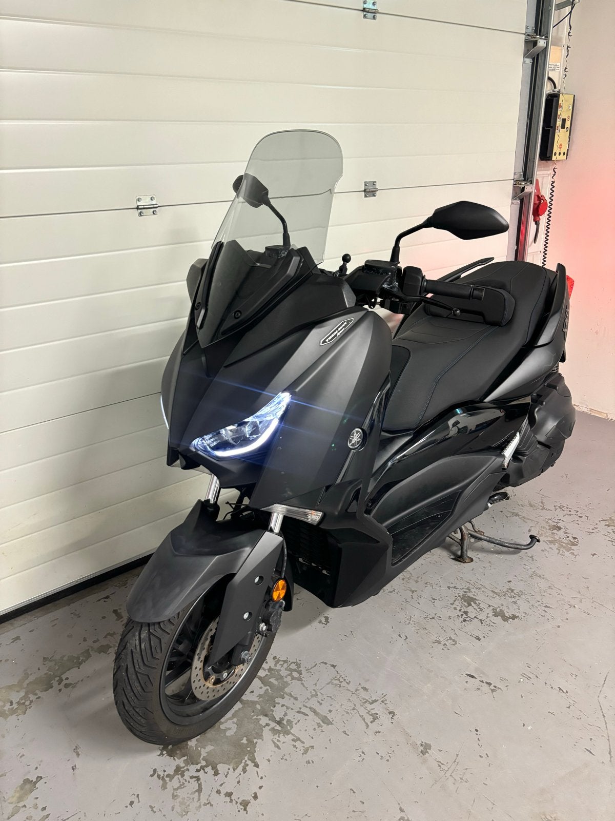 Yamaha XMAX 400 2021 - Nieuwstaat, slechts 6xxx km!, Motoren, Scooter, Occasion, Particulier, Meer dan 35 kW
