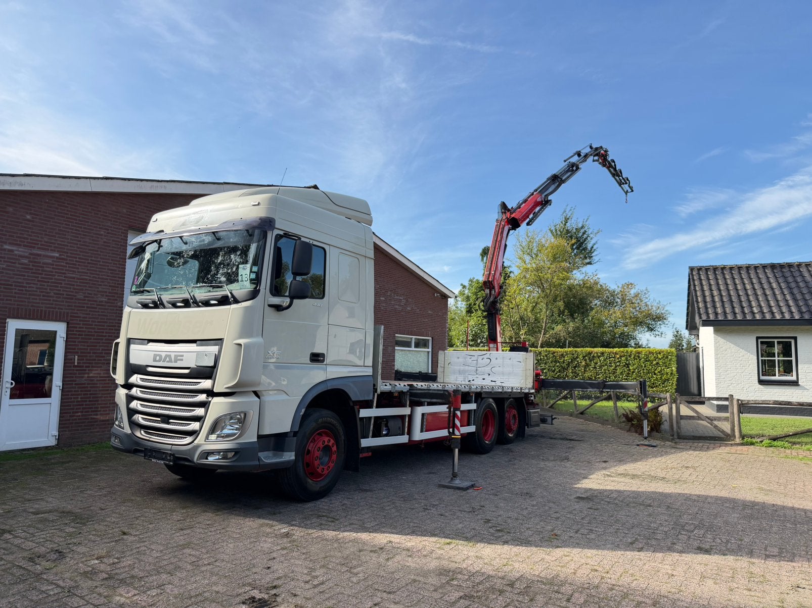 DAF XF 106.440 / 6X2 / FASSI 235 / Fly Jib L213 / Euro6, Auto's, Automaat, Stof, Metallic lak, Wit