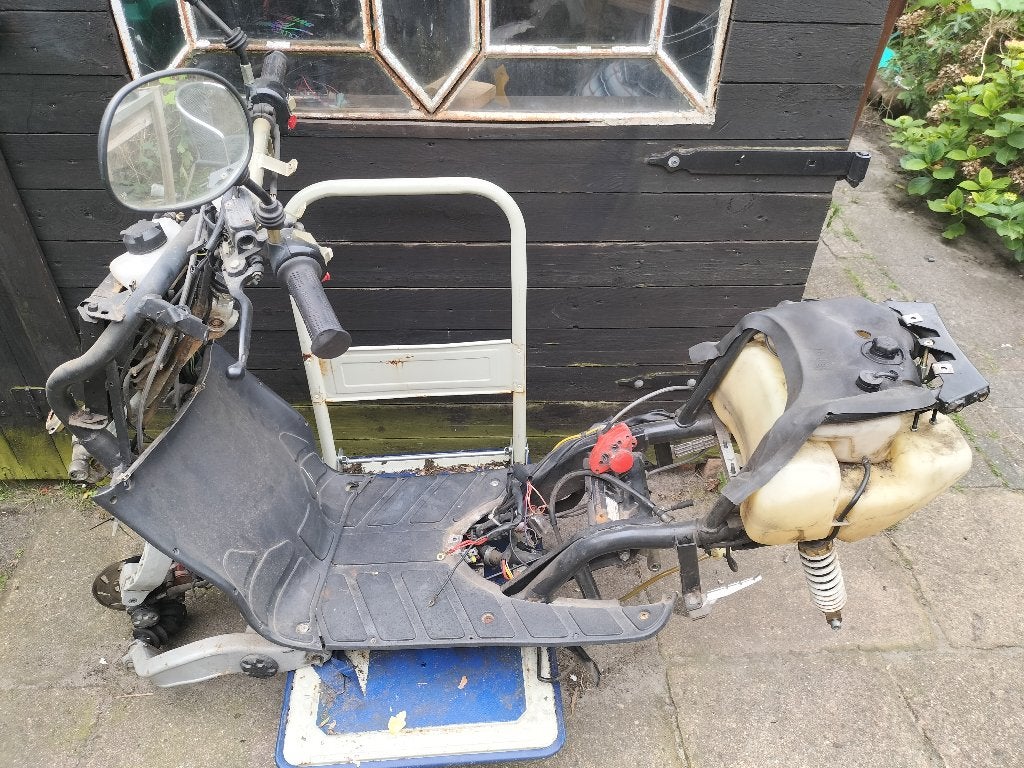 italjet formula 125cc  twin frame met duitse papieren, Fietsen en Brommers, Ophalen, Gebruikt, Frame, Overige merken