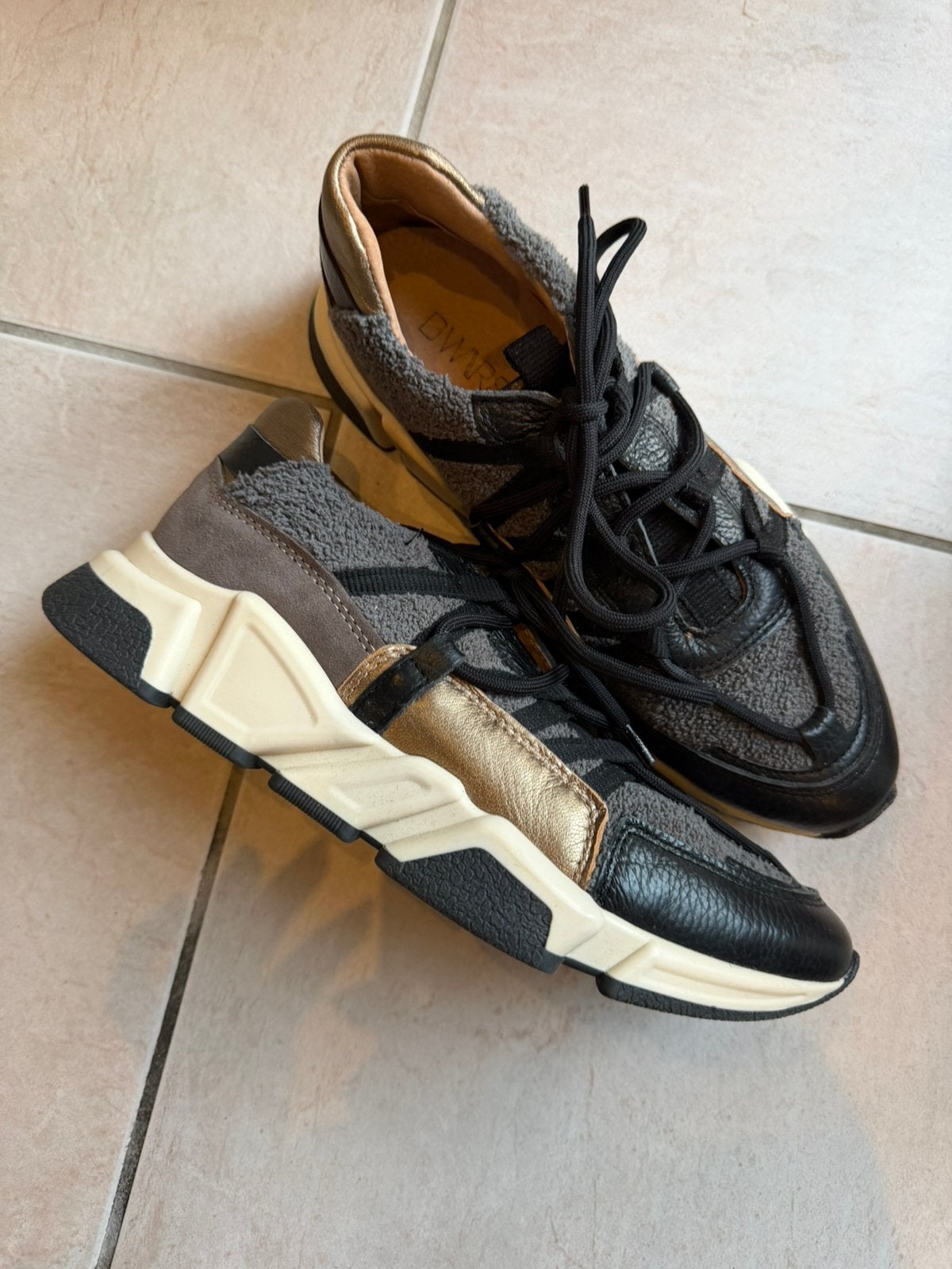 Dwars Los Angeles sneakers maat 41 zwart grijs goud teddy, Ophalen of Verzenden, Zo goed als nieuw, Zwart, Sneakers of Gympen
