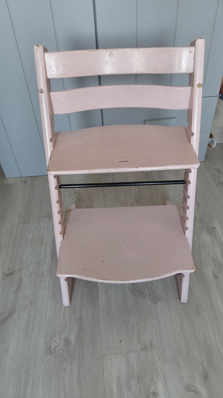 Tripp Trapp Stoel roze geverfd - opknapper, stevig, Kinderen en Baby's, Kinderstoelen, Ophalen, Gebruikt, Meegroeistoel