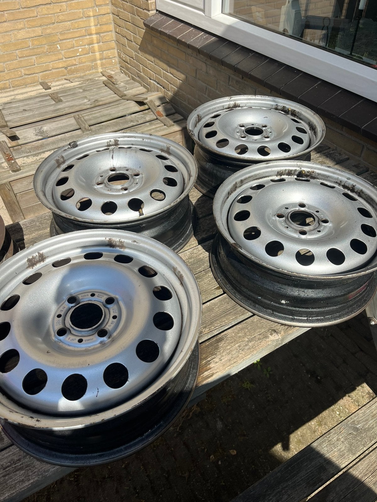 4x Stalen velg 15” Mini met wieldoppen – 5½J ET45 4x100, Auto-onderdelen, Banden en Velgen, Ophalen, Gebruikt, 15 inch, Velg(en)