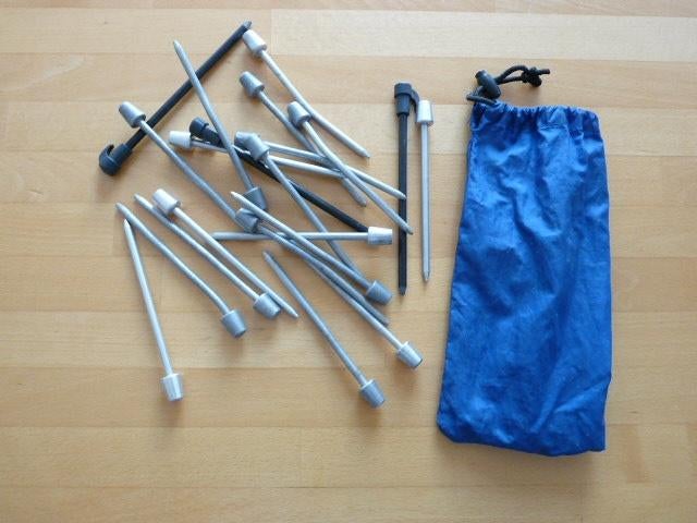 18 + 3 stormharingen voor een tent, Ophalen of Verzenden, Zo goed als nieuw