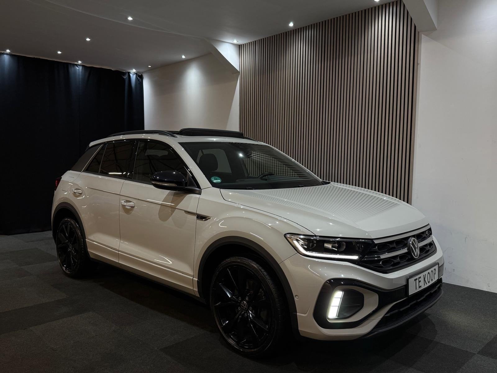 Volkswagen T-ROC 1.5 TSI R-Line Business 7-DSG 2023 Pano Cam, 1258 kg, Bedrijf, SUV of Terreinwagen, 1500 kg