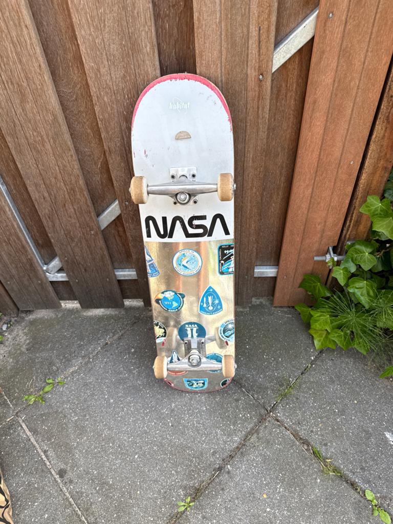 Skateboard met NASA-stickers - Gebruikt, Ophalen, Gebruikt, Skateboard