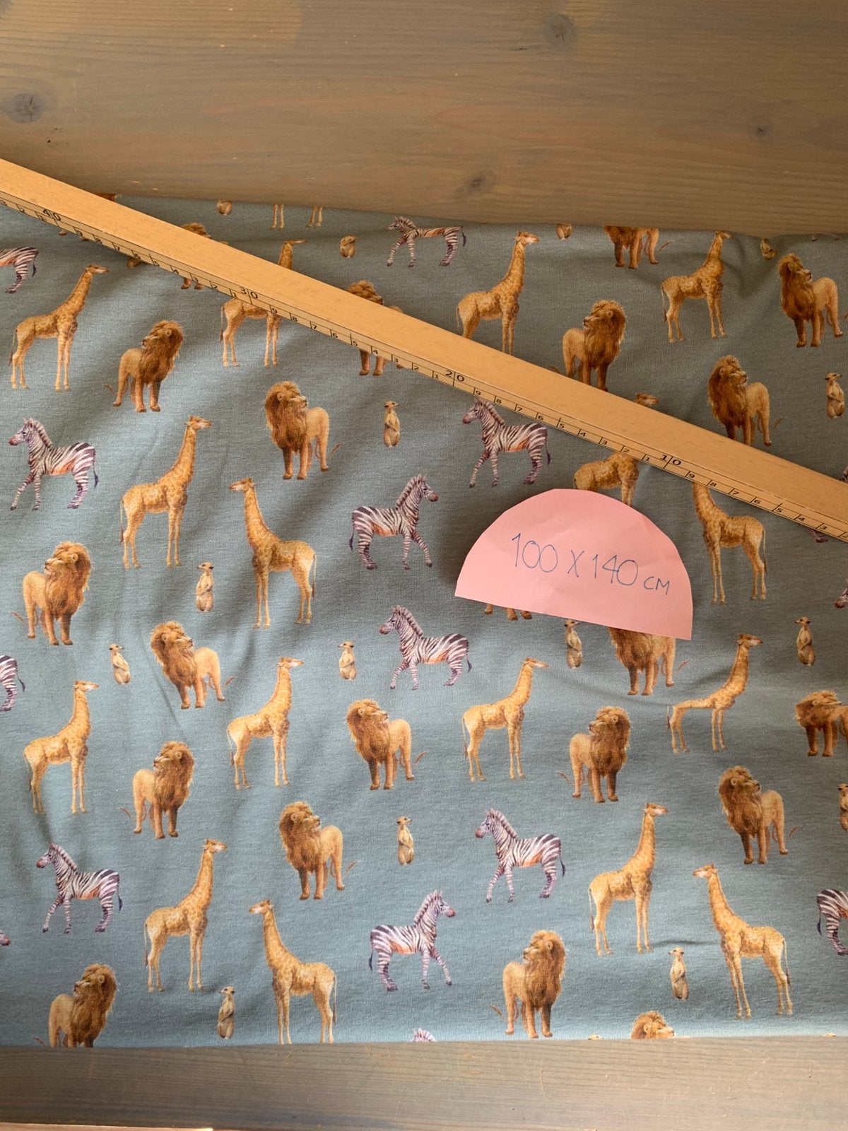 Dierentuin katoen tricot stof, Hobby en Vrije tijd, Stoffen en Lappen, 120 cm of meer, 200 cm of meer, Ophalen of Verzenden, Zo goed als nieuw