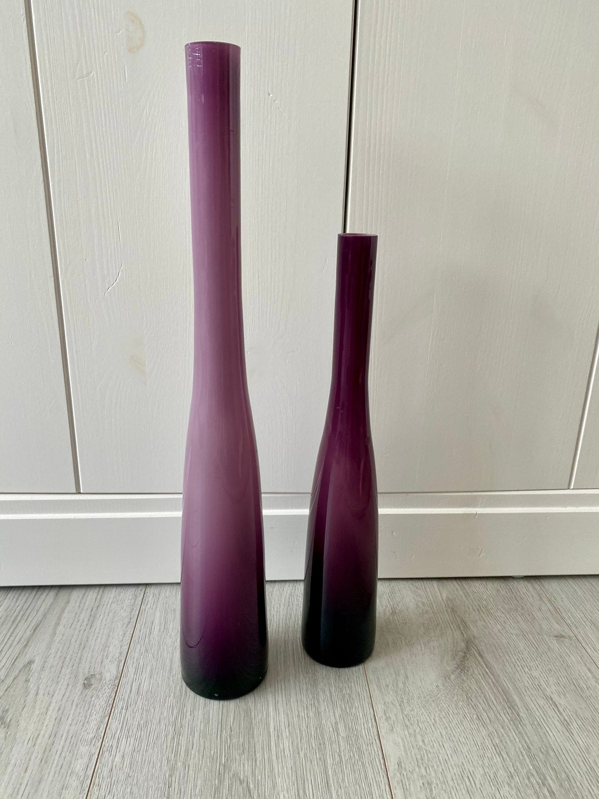 Set van 2 hoge paarse/aubergine glazen vazen, Ophalen of Verzenden
