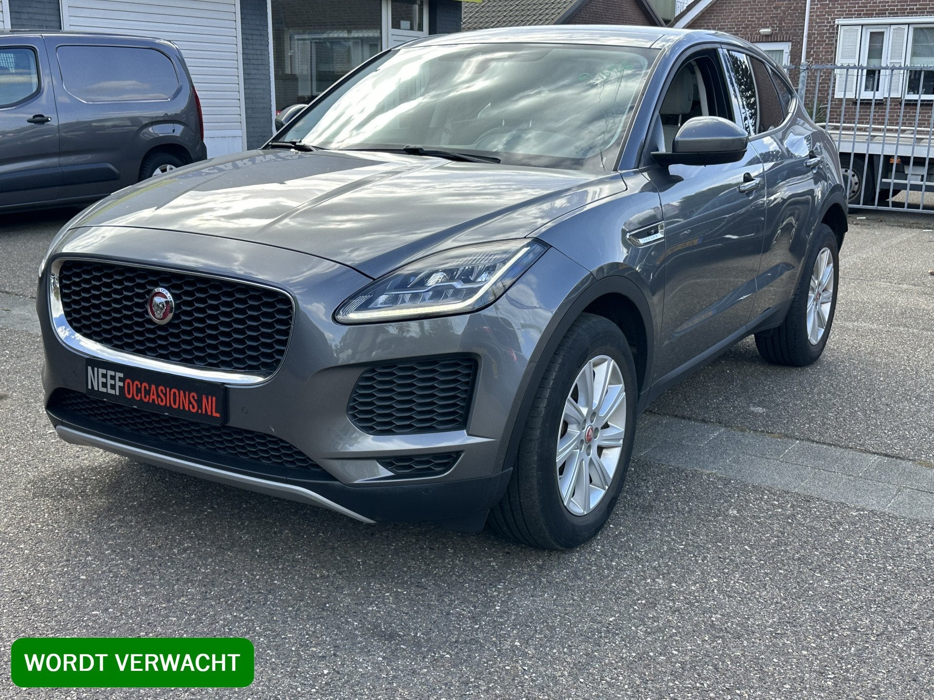 Jaguar E-Pace 2.0 P200 AWD R-Dynamic S CLIMA / CRUISE / PANO, Auto's, Automaat, Gebruikt, 4 cilinders, Leder