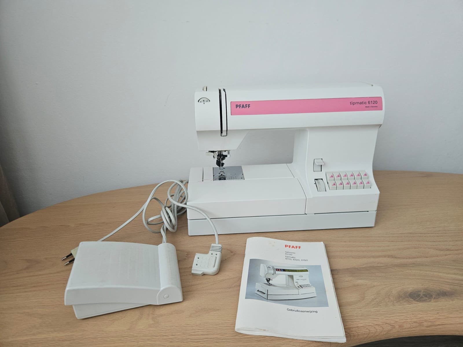 Pfaff Tipmatic 6120 naaimachine, Ophalen, Zo goed als nieuw, Naaimachine, Pfaff