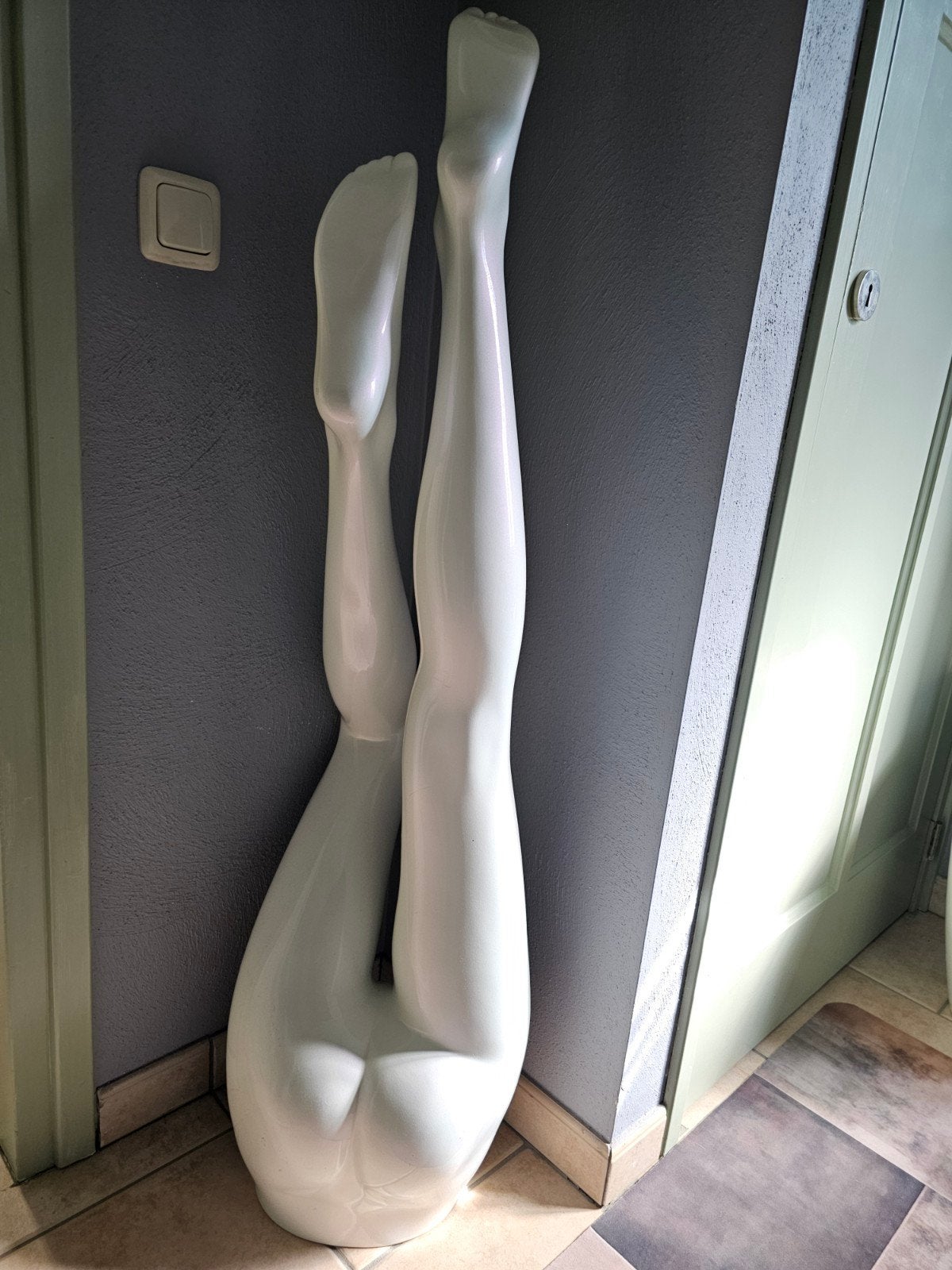 2 Unieke Glanzend Witte Etalagebenen / Mannequin Torso, Ophalen, Gebruikt
