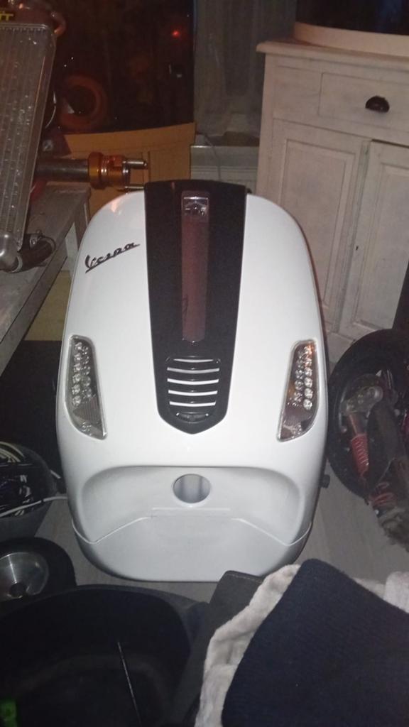 Witte Vespa Look-a-like Scooter - Repsol Sport, Ophalen of Verzenden, Gebruikt, Benzine, Overige modellen