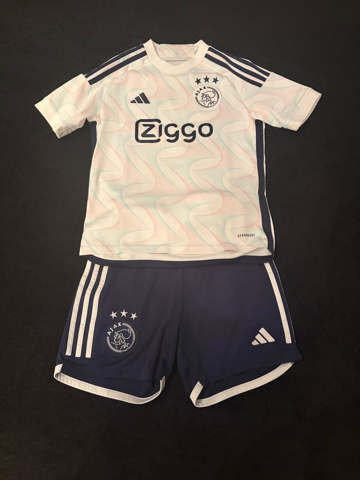 Ajax pakje maat 152 - Zo goed als nieuw, Ophalen of Verzenden, Zo goed als nieuw, Jongen of Meisje, Setje