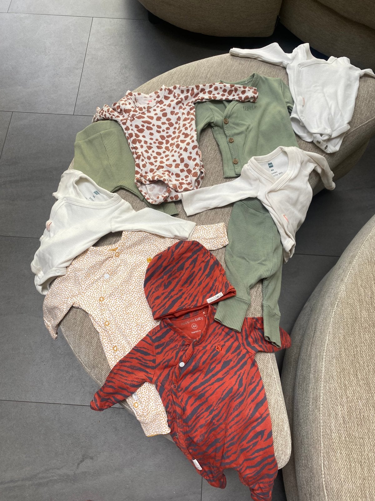 Babykleertjes maatje 44 zo goed als nieuw, Ophalen of Verzenden, Zo goed als nieuw