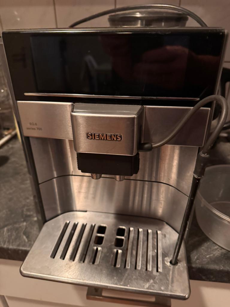 Siemens eq6-700, Witgoed en Apparatuur, Ophalen of Verzenden, Koffiemachine