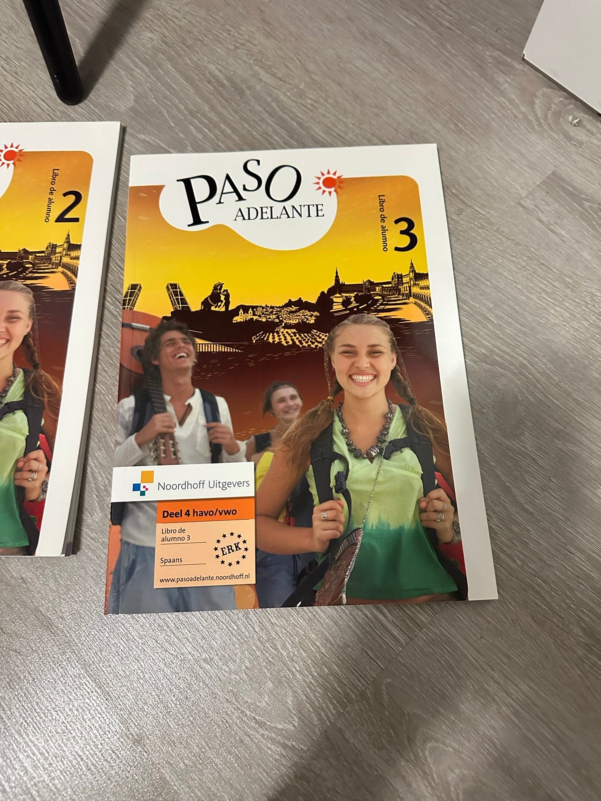 Paso Adelante Spaans boeken (deel 1, 2, 3) havo/vwo, Ophalen of Verzenden, Zo goed als nieuw, HBO