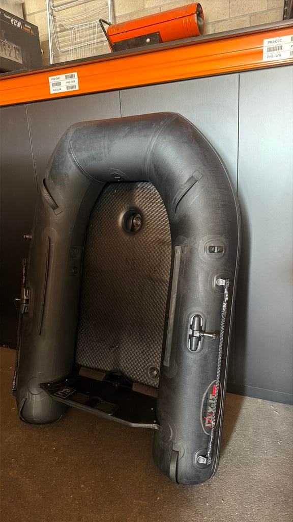 Raptor X-L1185 Opblaasboot - Zwart, Zo goed als nieuw, Watersport en Boten, Hengelsport | Karpervissen, Ophalen of Verzenden, Zo goed als nieuw