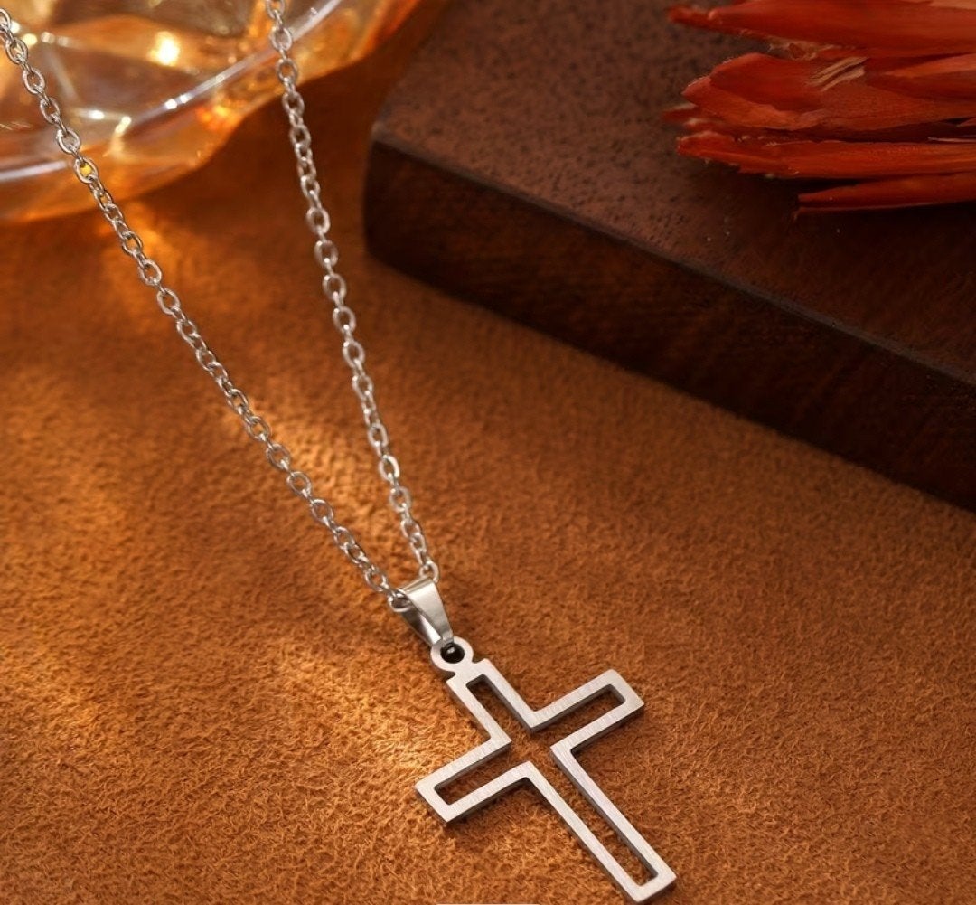 Prachtige Zilverkleurige Ketting met Jezus Kruis, Ophalen of Verzenden, Nieuw, Zilver, Overige materialen