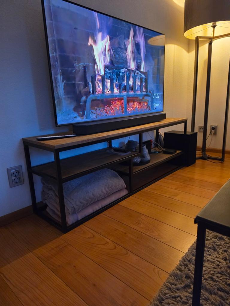 Kyan TV meubel wandkast - Zo goed als nieuw!, Huis en Inrichting, Overige houtsoorten, 150 tot 200 cm, Ophalen of Verzenden, Zo goed als nieuw
