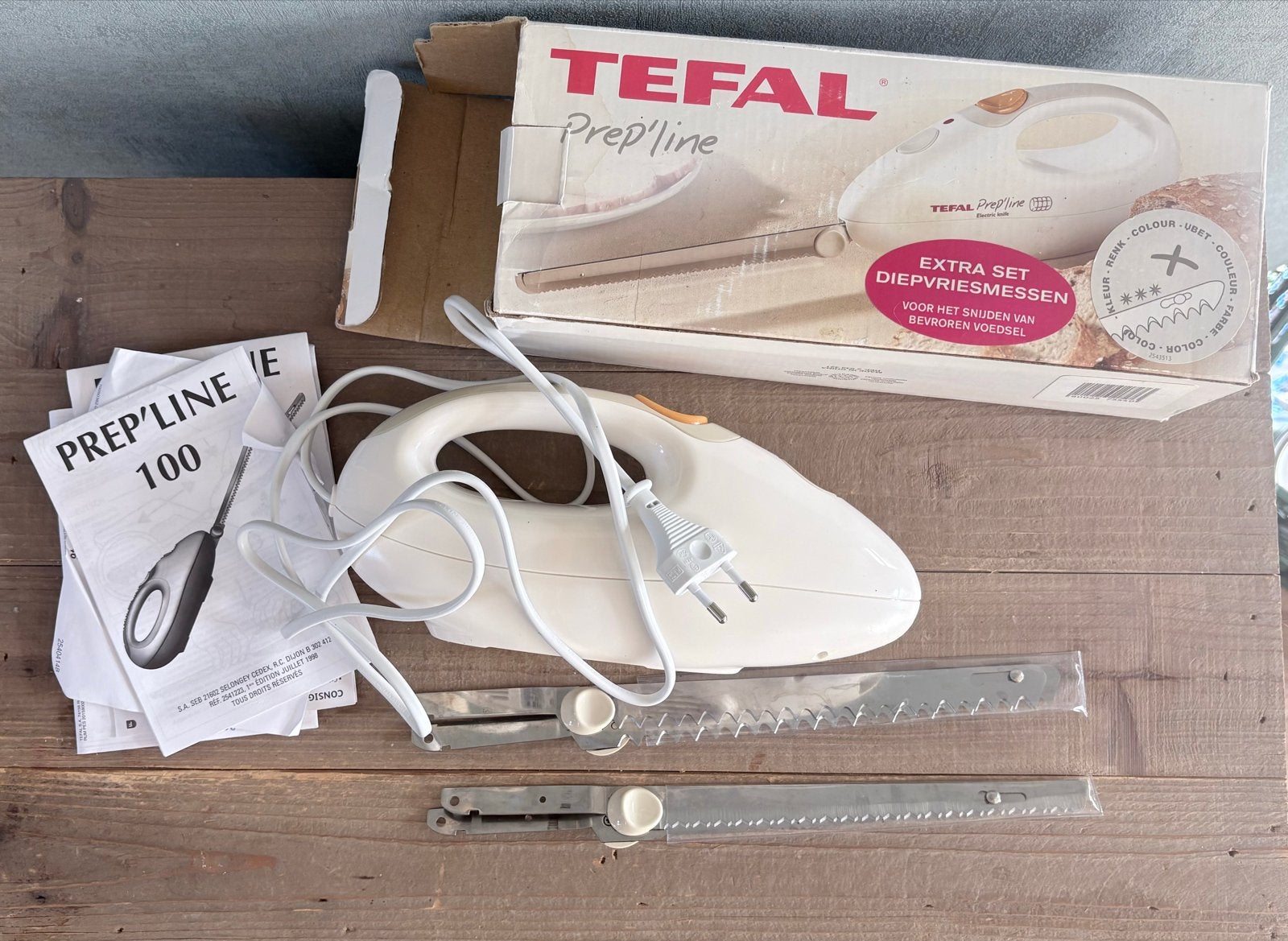 Tefal Prep'line Elektrisch brood Mes met Diepvriesmessen, Ophalen of Verzenden, Zo goed als nieuw