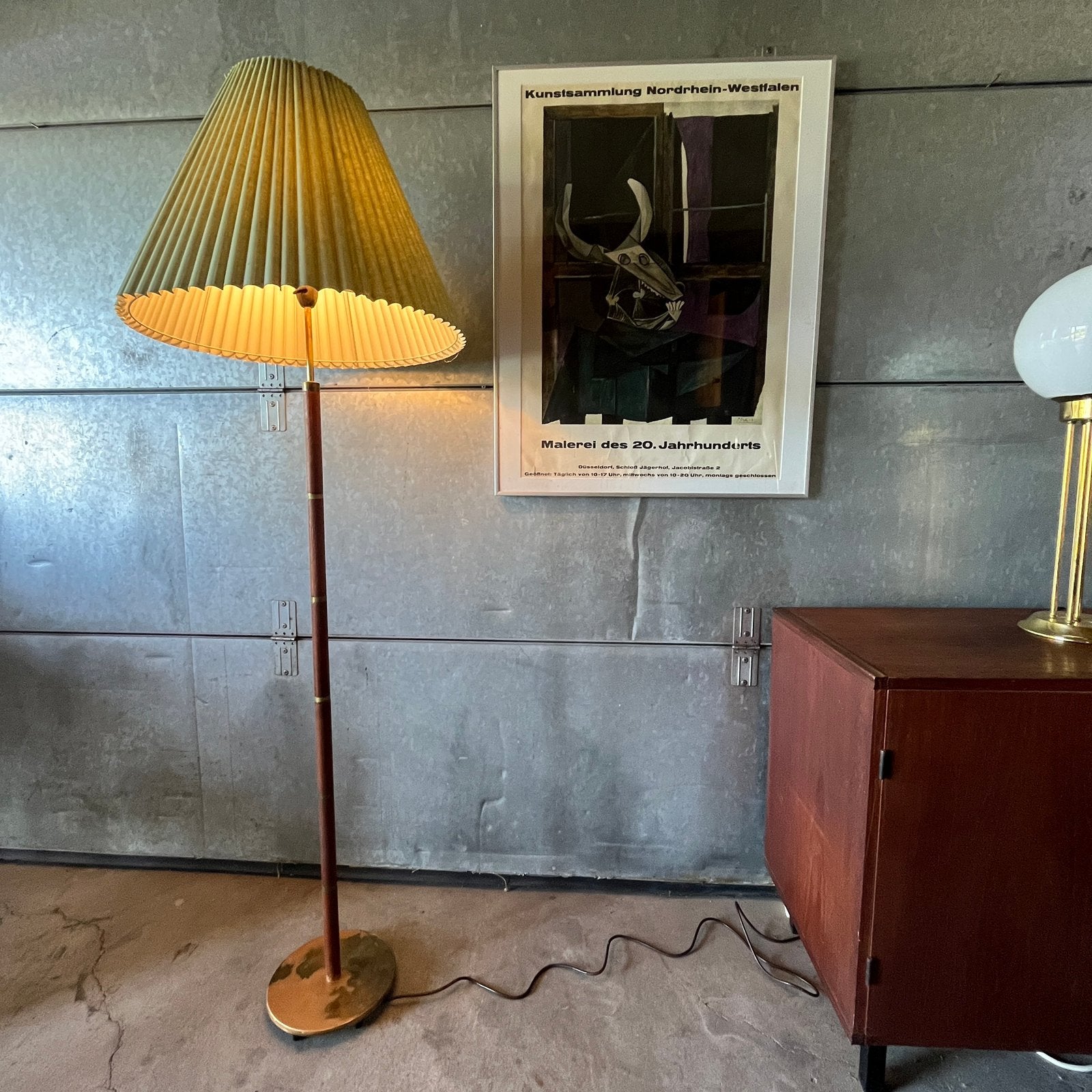 Jaren 50 60 Deens design teak & messing vloerlamp plisse kap, Ophalen, Scandinavisch design, Gebruikt, Hout