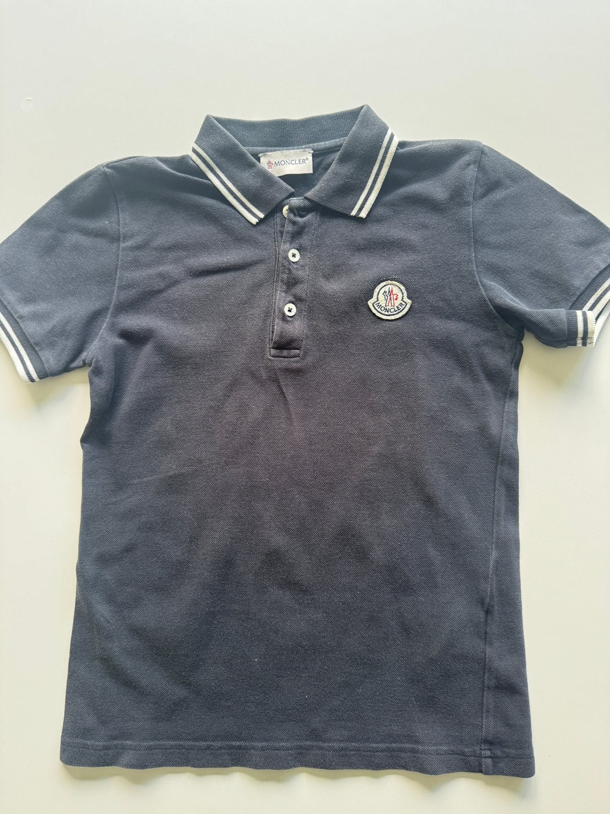 Moncler Polo Shirt - Donkerblauw met logo, Kinderen en Baby's, Ophalen of Verzenden, Gebruikt, Jongetje of Meisje