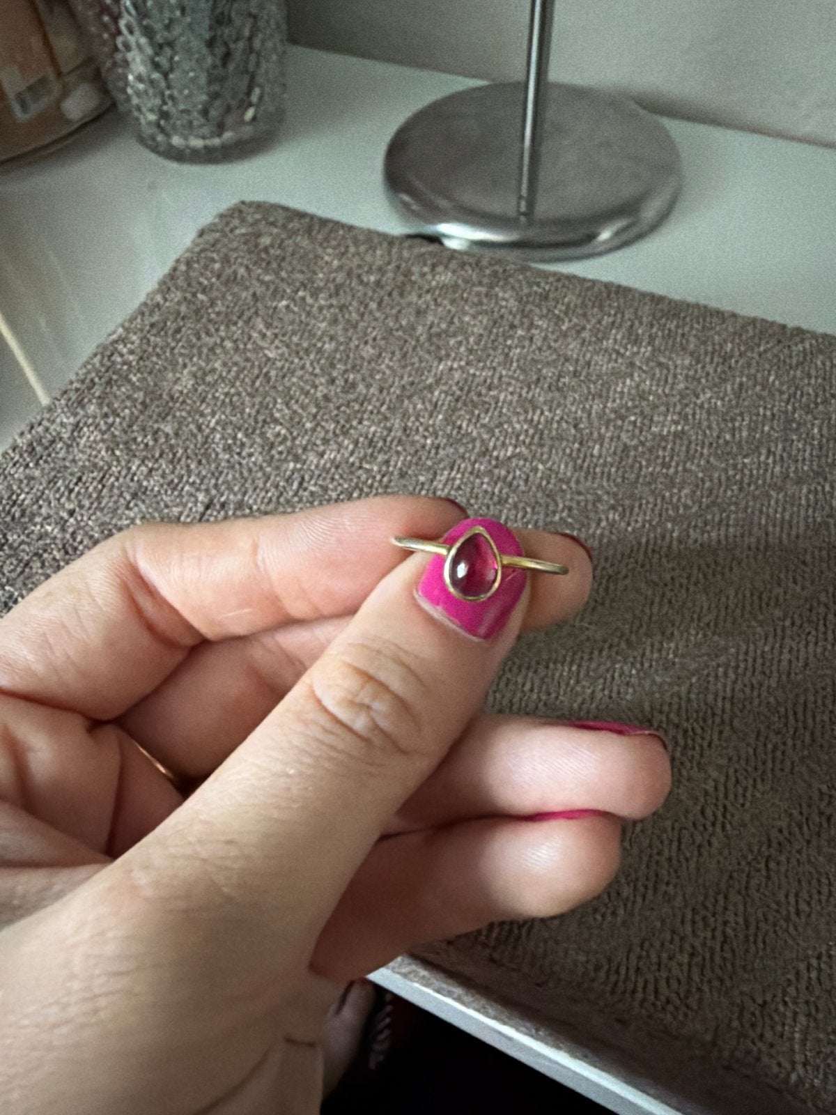 Gouden ring met granaat 925, Gebruikt, Ophalen of Verzenden, Kleiner dan 17, Met edelsteen