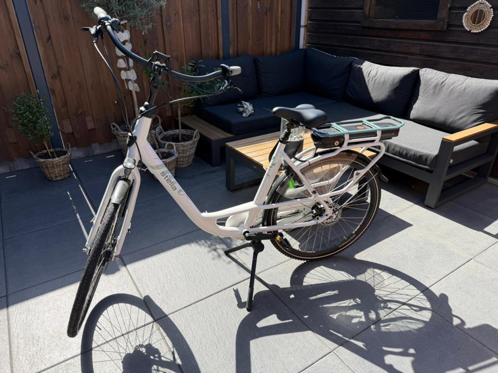 Stella Fiore E-bike fiets voorwielmotor mamafiets, Ophalen, Zo goed als nieuw, Schijfrem