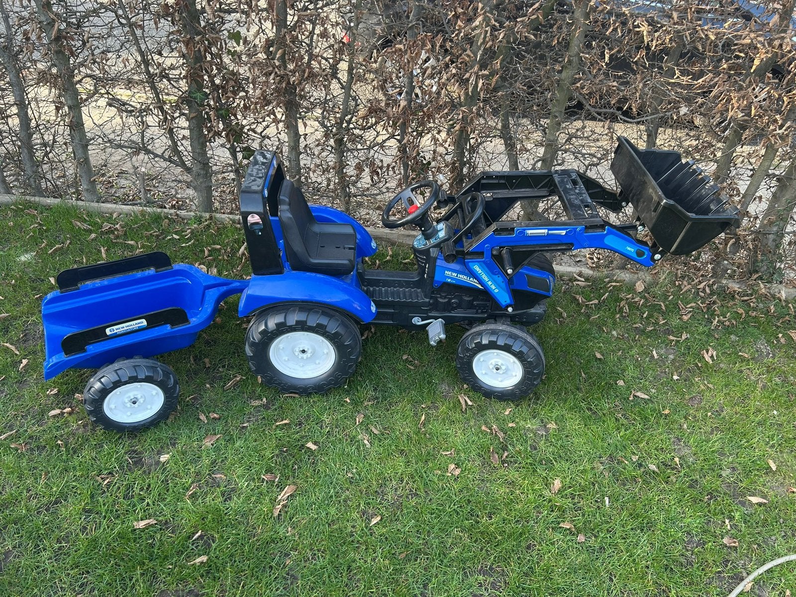 New Holland trap tractor met aanhanger, Ophalen, Zo goed als nieuw, Overige merken