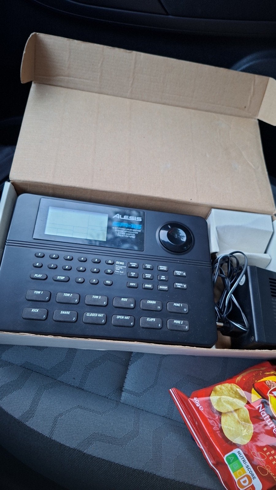 Alesis SR-16 Drum Machine - Zo goed als nieuw, Muziek en Instrumenten, Drumcomputers, Ophalen of Verzenden, Zo goed als nieuw