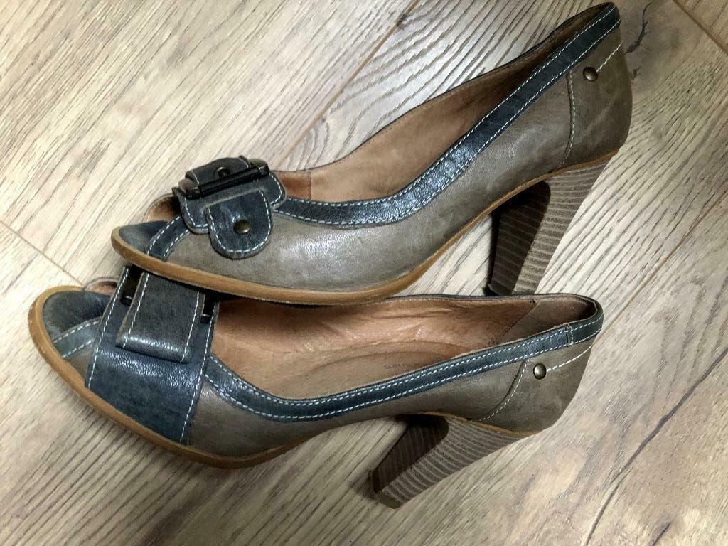 DE BIJENKORG groene pumps maat 38 geheel gevoerd peep-toe, Pumps, Ophalen of Verzenden, DE BIJENKORF, Gedragen